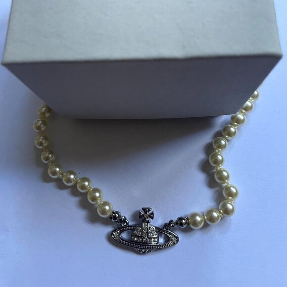 Vivienne Westwood Pearl Necklace - Picture 1 of 3